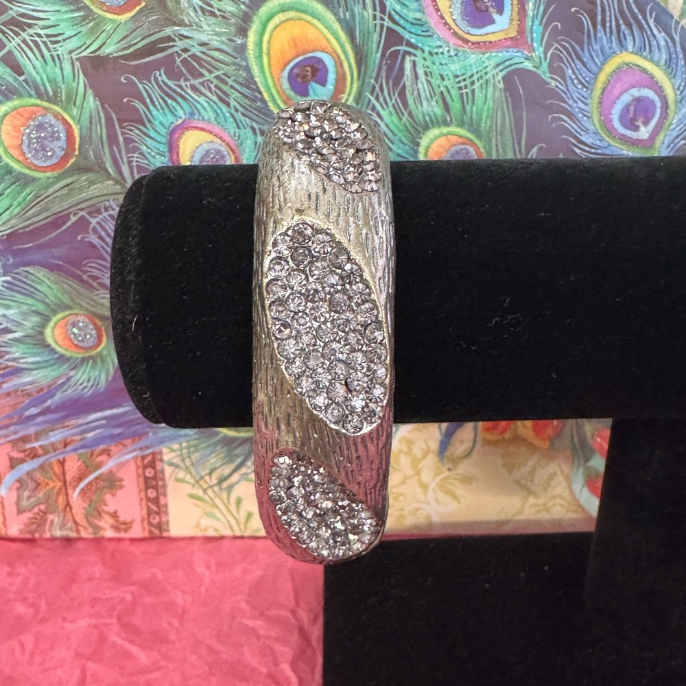 Elegant lavender Crystal Bangle